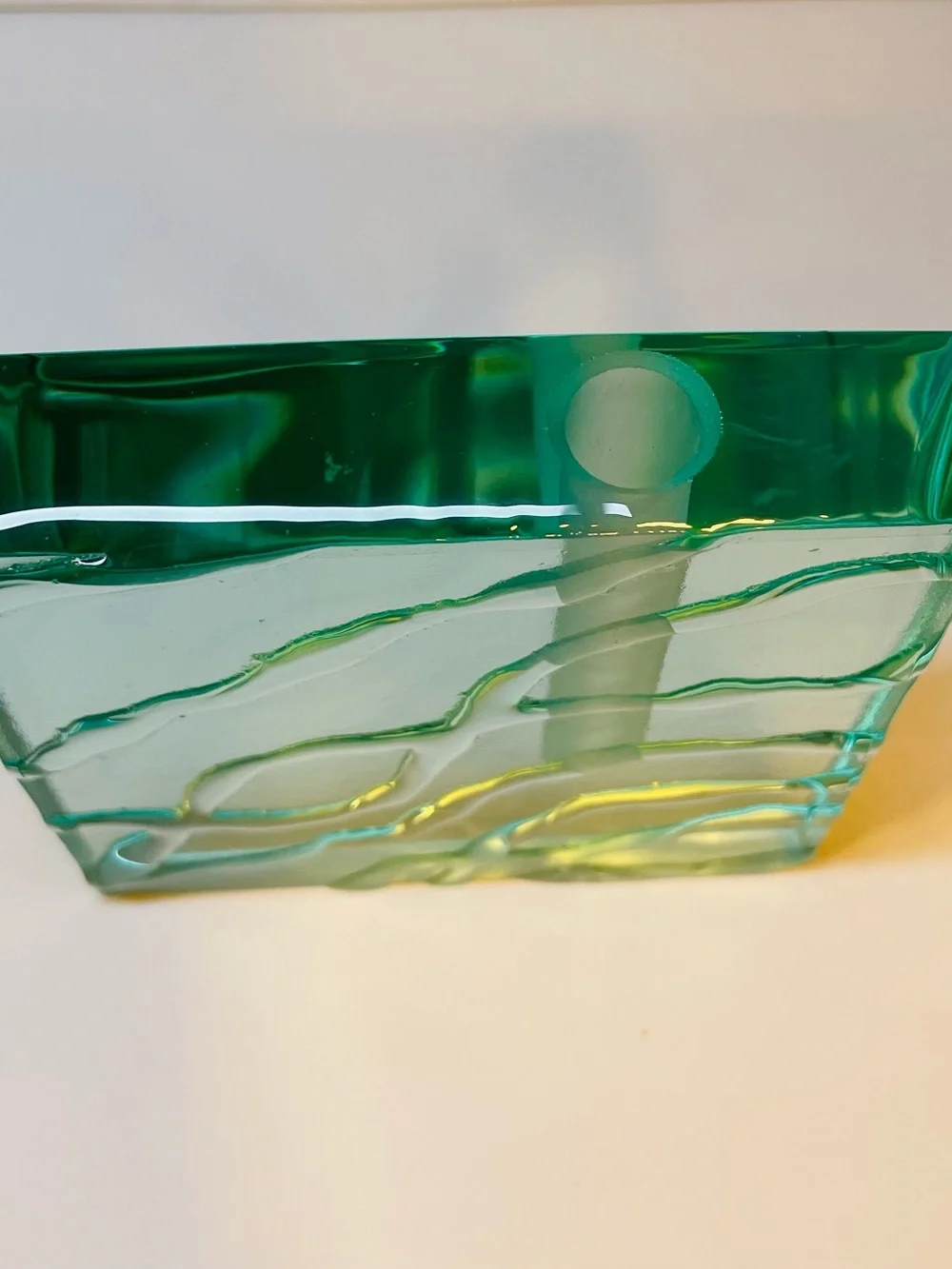 Stunning art glass sculpture/bud vase by artist Stephen Schlanser